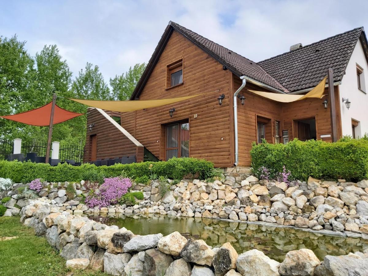 Vila Kovacsszenaja Vendeghaz Exteriér fotografie